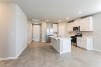 10226 Daybreak Glen in Parrish, FL - Building Photo - Building Photo
