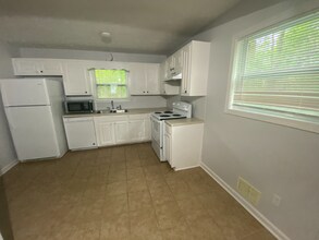 1232 Creek Forest Ct NW in Conyers, GA - Building Photo - Building Photo
