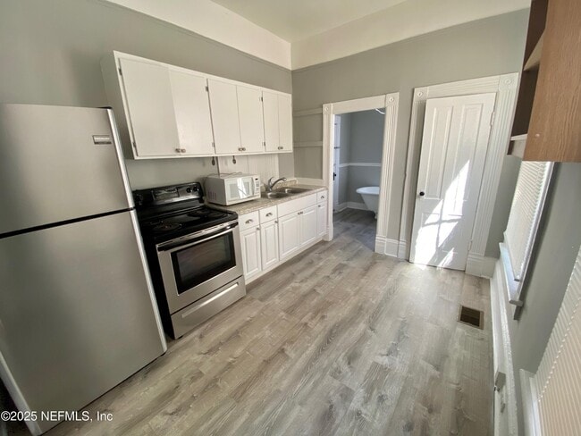 property at 1345 N Laura St