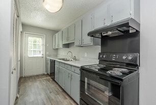 Crossings at Madison in Madison, TN - Building Photo