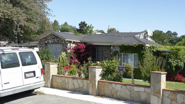 4029 Joan Ave in Concord, CA - Foto de edificio - Building Photo