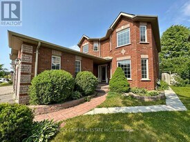 31 Red Oak Dr in Barrie, ON - Building Photo