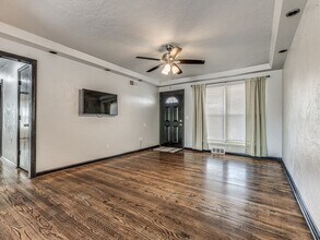 2615 NW 63rd St in Oklahoma City, OK - Building Photo - Building Photo