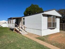 6801 19th St in Lubbock, TX - Building Photo