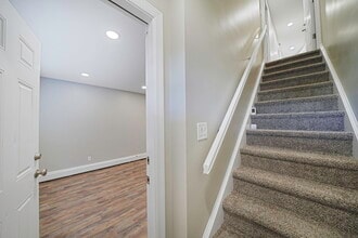 130 5th Ave, Unit 1 in Bay Shore, NY - Building Photo - Building Photo