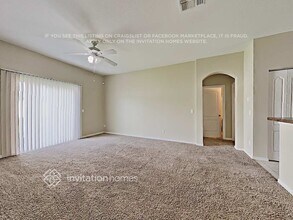1861 Centennial Ave in St. Cloud, FL - Foto de edificio - Building Photo