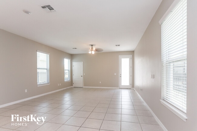 7143 Bowspirit Pl in Apollo Beach, FL - Building Photo - Building Photo