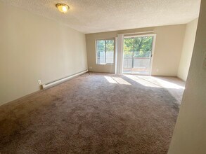 1004 S Cloverdale St in Seattle, WA - Building Photo - Building Photo