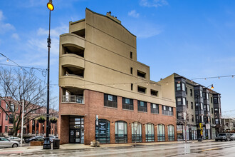 2535 N Lincoln Ave in Chicago, IL - Building Photo - Primary Photo