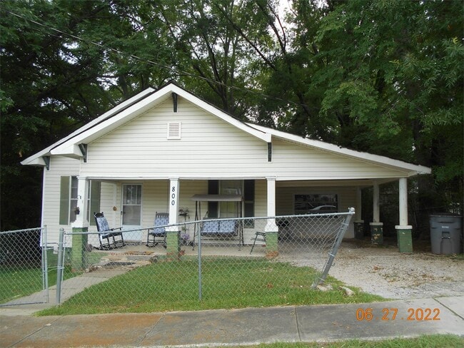 property at 800 Swanson St