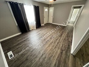 3619 NE 54th Terrace in Kansas City, MO - Building Photo - Building Photo