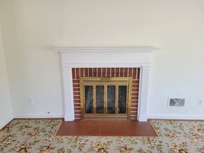 10 W Way Dr in Washington, MO - Foto de edificio - Building Photo