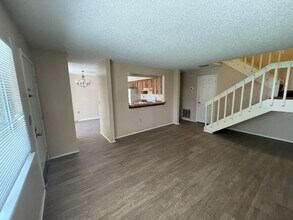 4695 Pheasant Run Dr in Orlando, FL - Building Photo - Building Photo