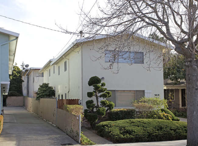 3810-3814 Maybelle Ave in Oakland, CA - Foto de edificio - Building Photo