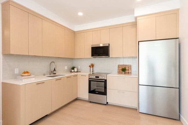 The Santa Monica Collection - 501 Broadway