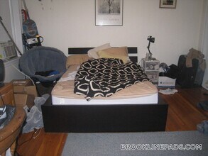 19 Fairbanks St, Unit 23 in Brookline, MA - Foto de edificio - Building Photo