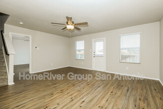 2814 Lindenwood Run in San Antonio, TX - Building Photo - Building Photo