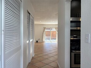 8600 SW 67th Ave in Miami, FL - Building Photo - Building Photo