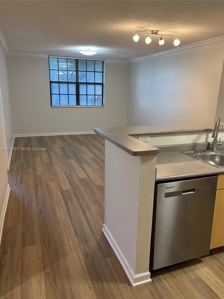 1919 Van Buren St, Unit 219 in Hollywood, FL - Foto de edificio - Building Photo