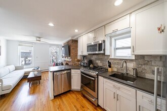 466 Monmouth St in Jersey City, NJ - Building Photo - Building Photo
