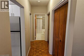 2205 King St E in Hamilton, ON - Building Photo - Building Photo