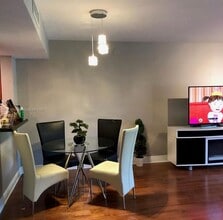 8625 NW 8th St, Unit 317 in Miami, FL - Building Photo - Building Photo