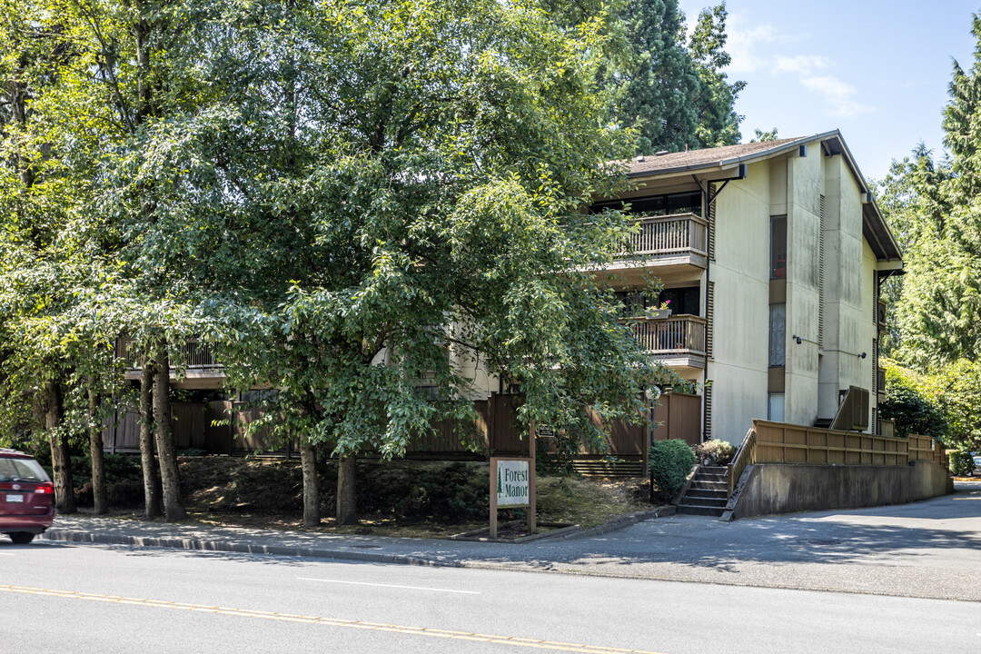 10061 150 St in Surrey, BC - Building Photo