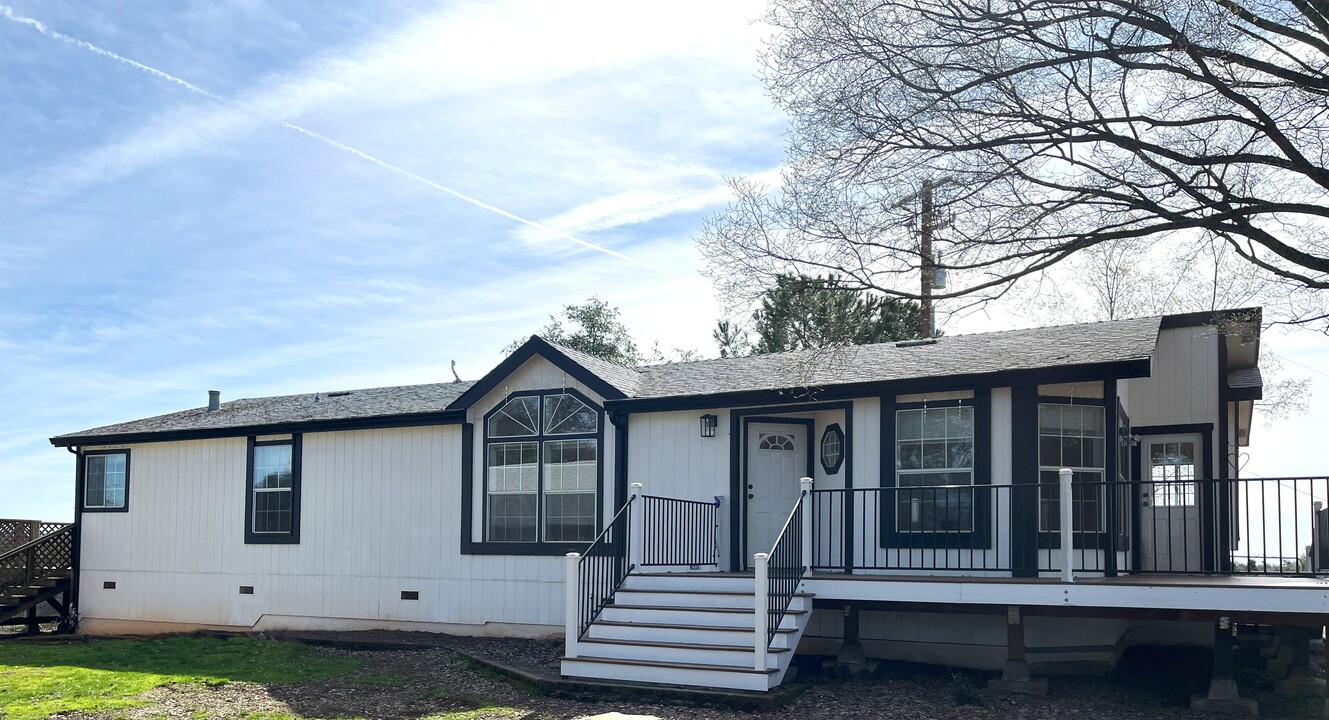 6415 Mitchell Rd in Shingle Springs, CA - Building Photo