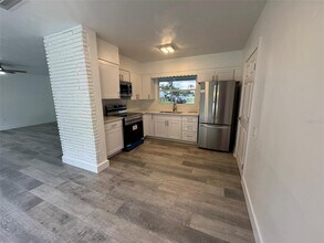 116 Myakka Dr in Venice, FL - Building Photo - Building Photo