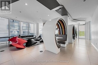 68 Shuter St in Toronto, ON - Building Photo - Building Photo