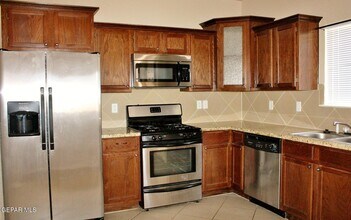 4629 Lolo Caldera Way in El Paso, TX - Building Photo - Building Photo