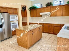 2065 Lester Ave in Clovis, CA - Building Photo - Building Photo