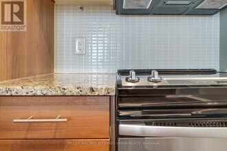 70-270 Forest Manor Rd in Toronto, ON - Building Photo - Building Photo