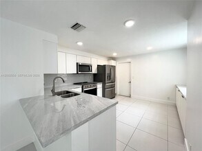 1524 Coronado Rd in Weston, FL - Building Photo - Building Photo