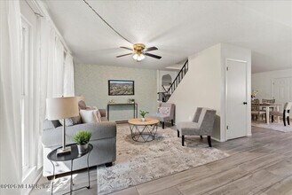 8140 Sutton Pl N in Jacksonville, FL - Building Photo - Building Photo