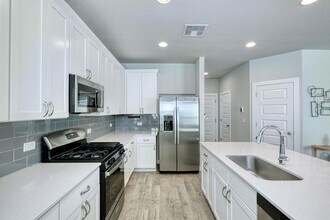 167 Appleberry Ln in Elgin, TX - Building Photo - Building Photo