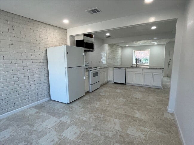 12829 High Star Dr in Houston, TX - Building Photo - Building Photo