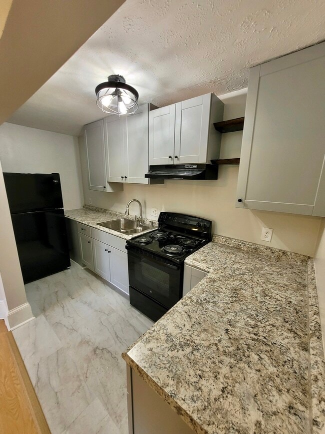 63 Balm Grove Ave in Asheville, NC - Building Photo - Building Photo