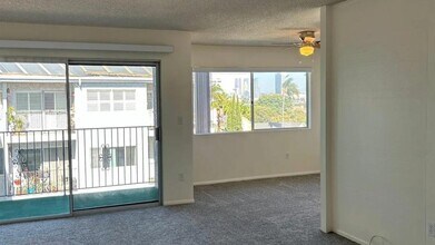 333 Orange Ave in Coronado, CA - Building Photo - Building Photo