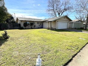 10208 La Presa Way in Rancho Cordova, CA - Building Photo - Building Photo