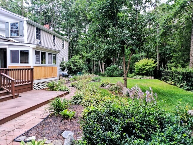 247 Woodland Rd in Hampton, NH - Building Photo - Building Photo