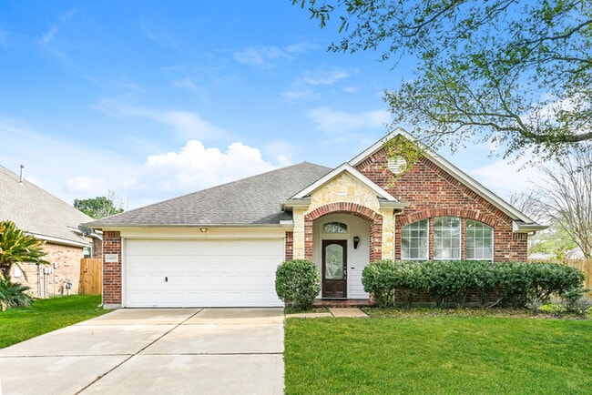 property at 15207 Bentridge Dr