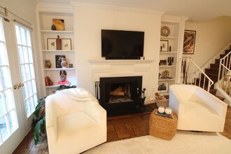 3217 Sutton Pl NW in Washington, DC - Building Photo - Building Photo