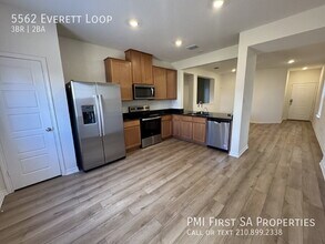 5562 Everett Loop in Converse, TX - Building Photo - Building Photo