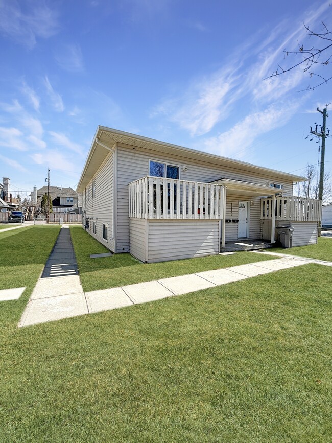 property at 10601 C-106102 102 St