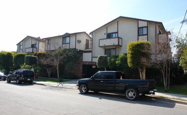 Mariposa Garden Apartments in Glendale, CA - Building Photo - Building Photo