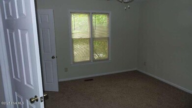 3200 Crystal Oaks Ln in Morehead City, NC - Building Photo - Building Photo