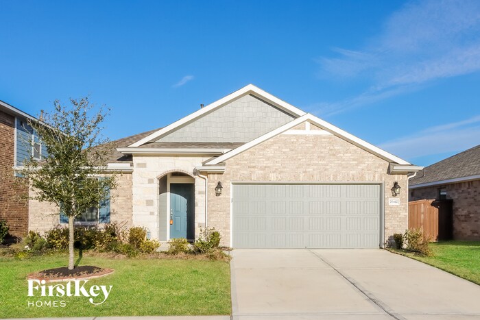 7642 Pampero Ln in Mont Belvieu, TX - Building Photo