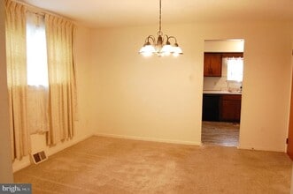 979 Glasgow St in Stowe, PA - Building Photo - Building Photo