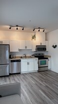 2840 SW Raymond St, Unit 303 in Seattle, WA - Building Photo